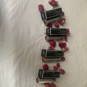 NEW... Mary Kay "True Dimensions" lipstick.